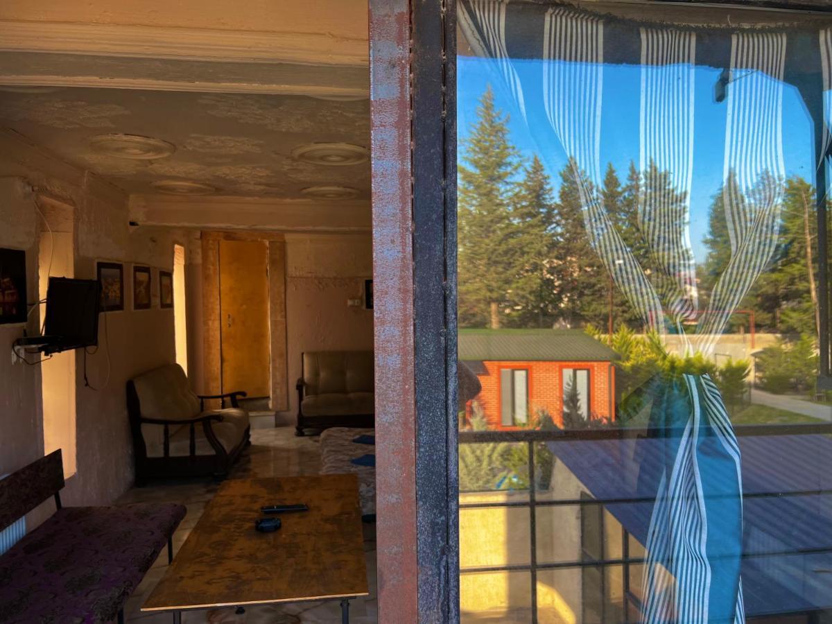 Smile Guesthouse Тбилиси Экстерьер фото