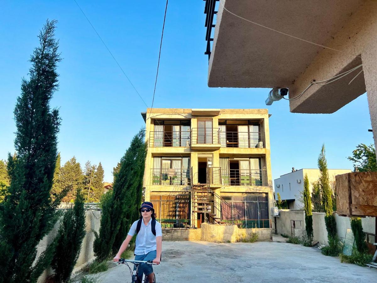 Smile Guesthouse Тбилиси Экстерьер фото