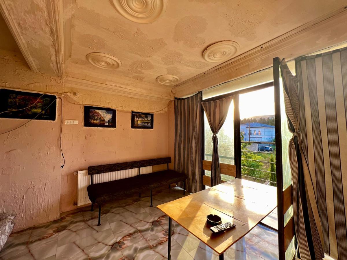 Smile Guesthouse Тбилиси Экстерьер фото