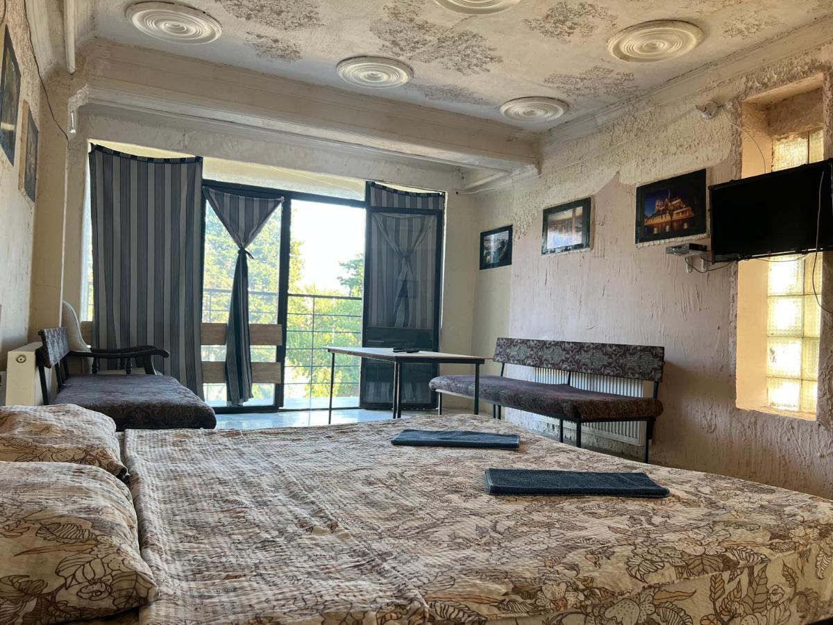Smile Guesthouse Тбилиси Экстерьер фото